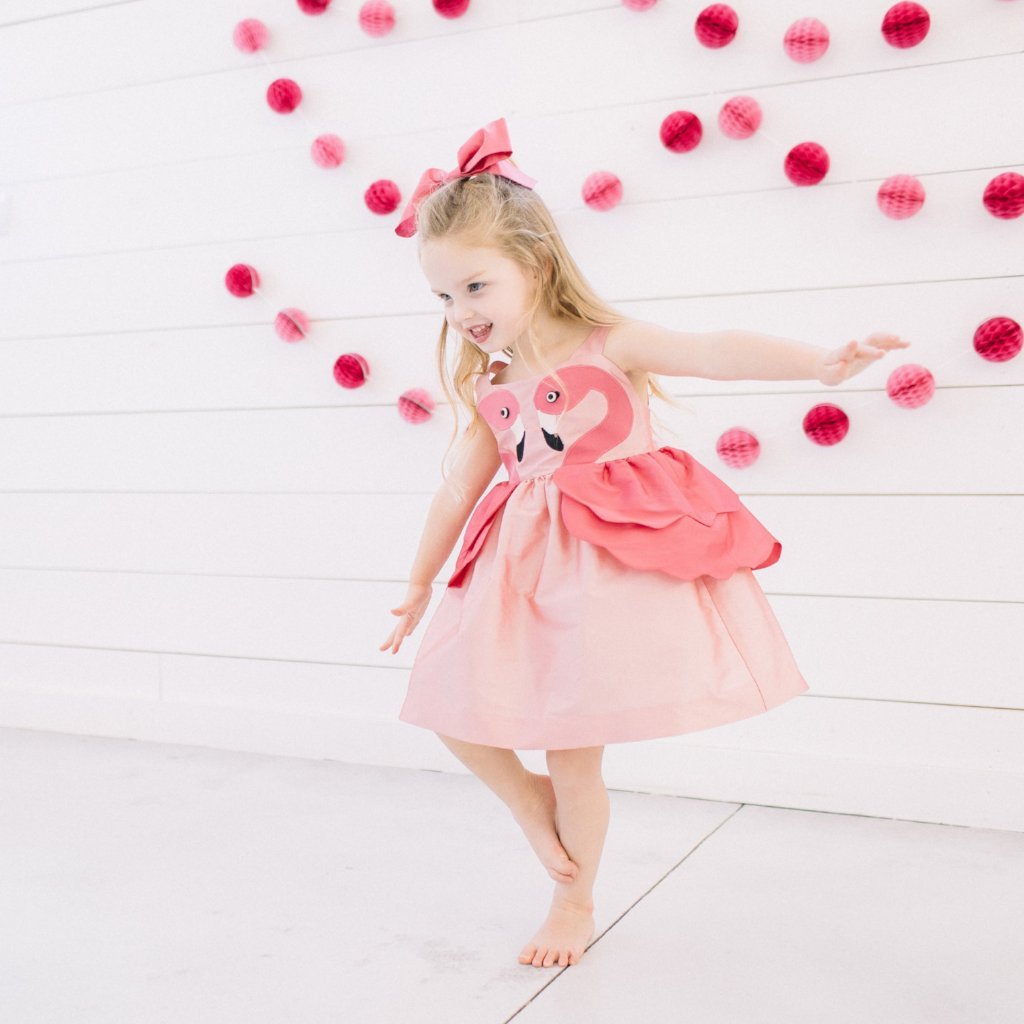 Girls' summer dress with cute flamingo design and layered pink skirt